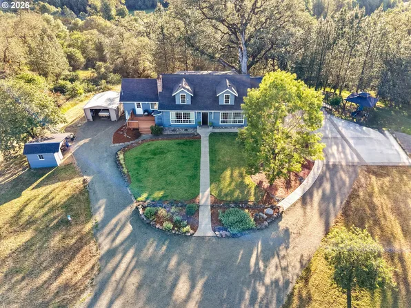 905 NE 3rd St, Oakland, OR 97462