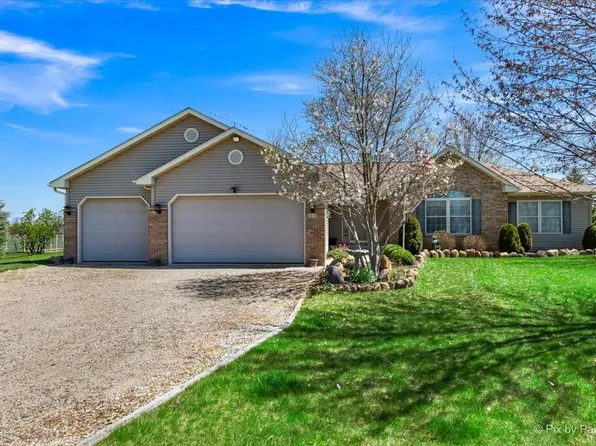 5612 Greenwood Rd, Wonder Lake, IL 60097