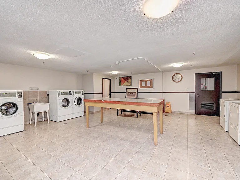 148 Hincks St — Photo 20