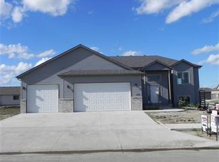 1517 34th Ave SE, Minot, ND 58701