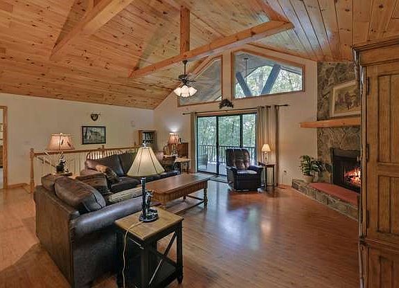 4th image of 127 Lazy Creek Ln