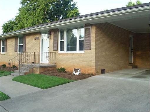 3rd image of 606 Mica St