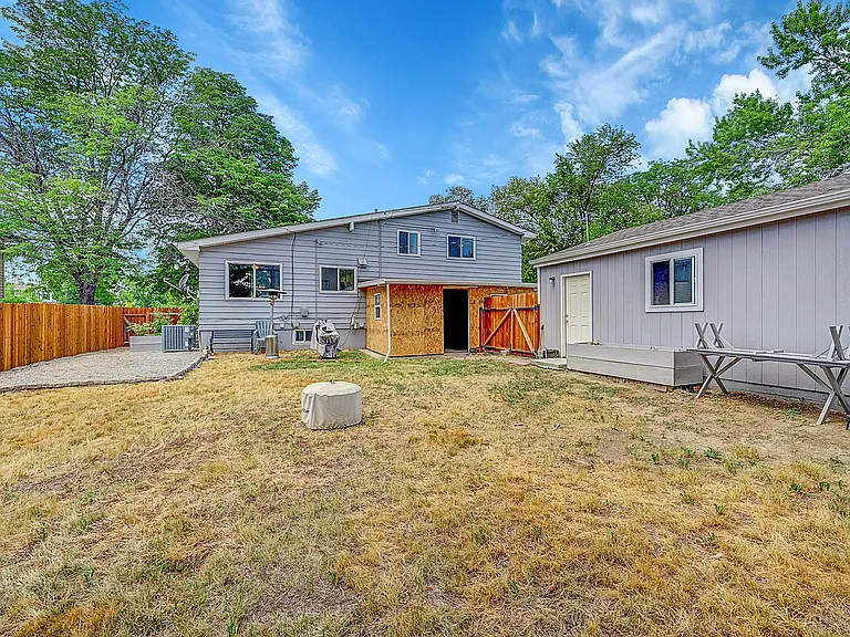 6260 Teller St — Photo 34