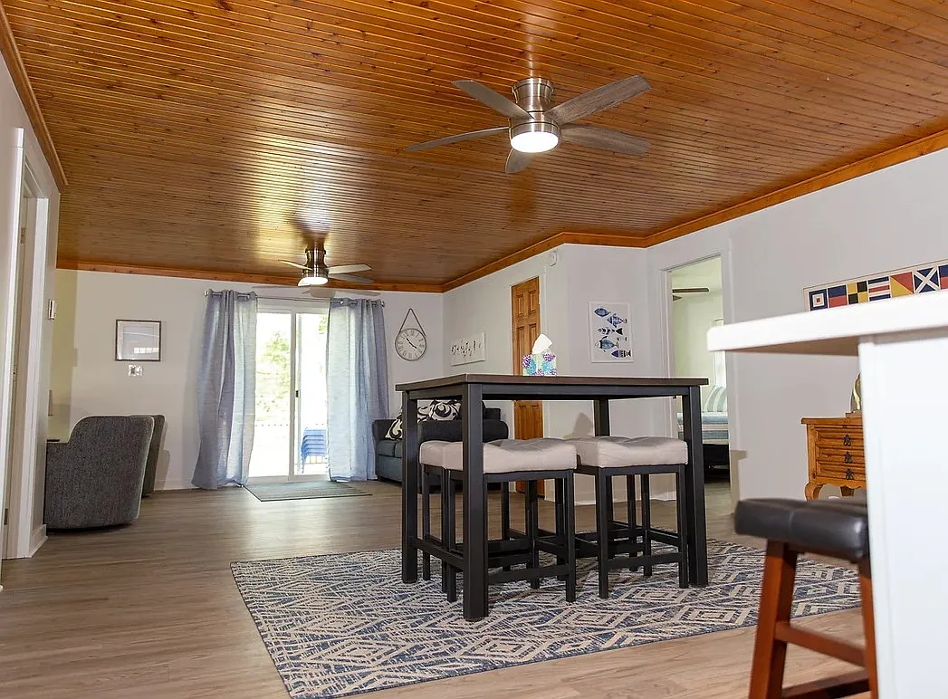 3 bed, $3,500 — Photo 2