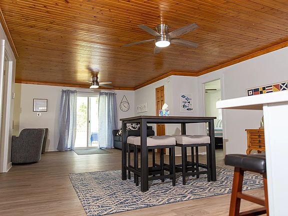 2nd image of 7281 Lake Rd #7