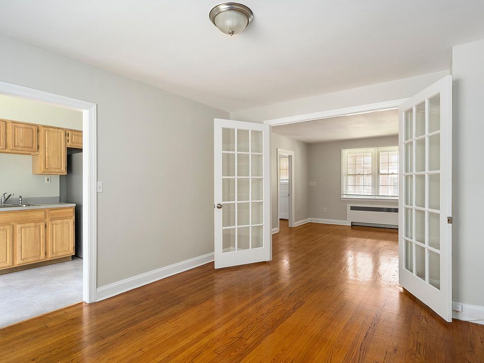 Living Room/Dining Room Area