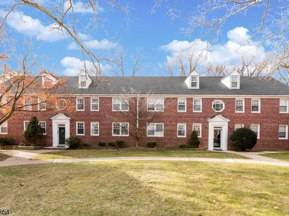 495 Main St APT D1, Chatham, NJ 07928
