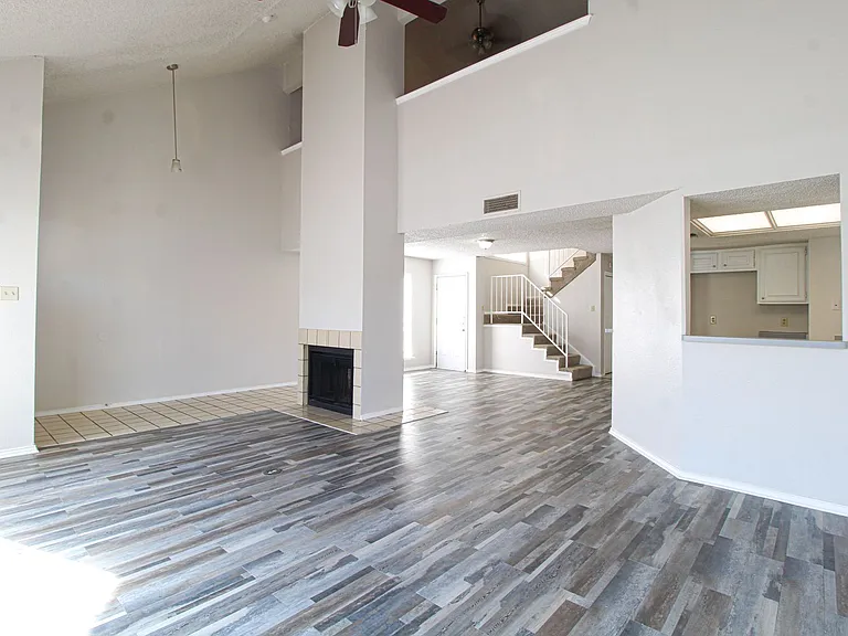 3815 Bremen Ave — Photo 8