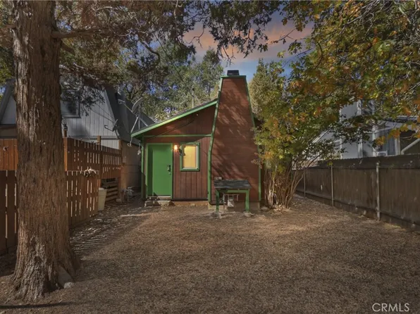 402 Highland Ln, Sugarloaf, CA 92386