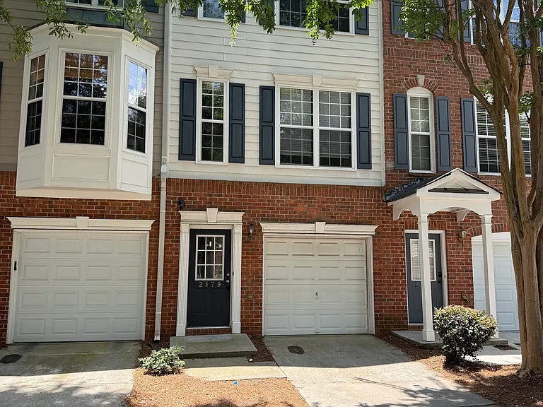 2179 Dillard Xing — Photo 1