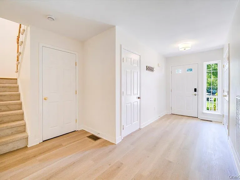 6204 High Ridge Ct — Photo 3