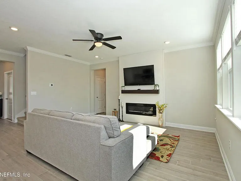 242 Silverleaf Village Dr — Photo 7