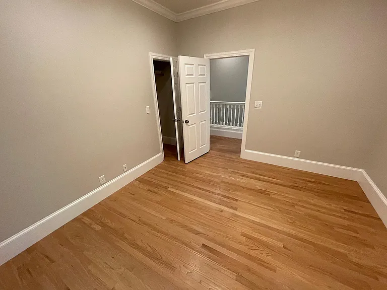 2645 Mission St #7 — Photo 28
