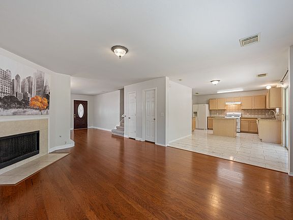 5th image of 14716 Lantern Dr