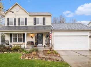 735 2nd St, Fenton, MI 48430