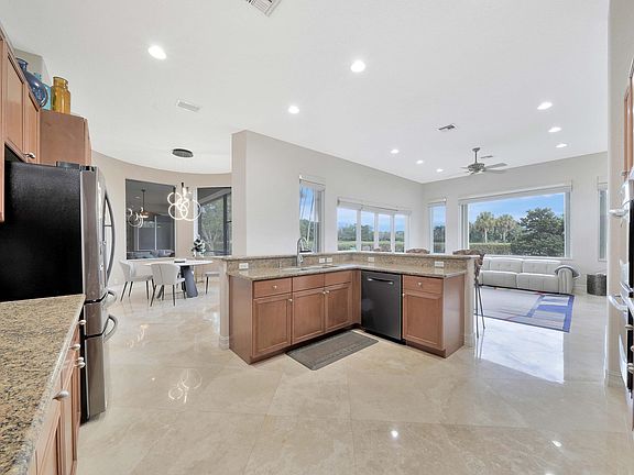 4th image of 6930 NW 116th Avenue