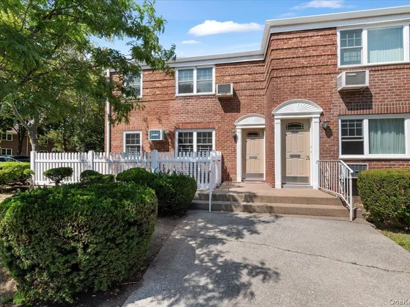 226-01 Union Turnpike #A, Bayside, NY 11364