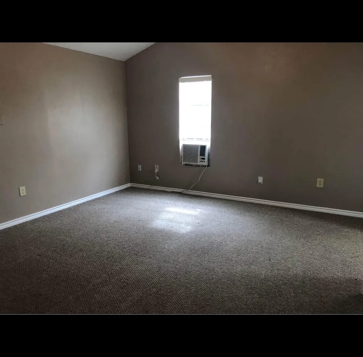 2 bed, 1250 sqft, $1,350 — Photo 2