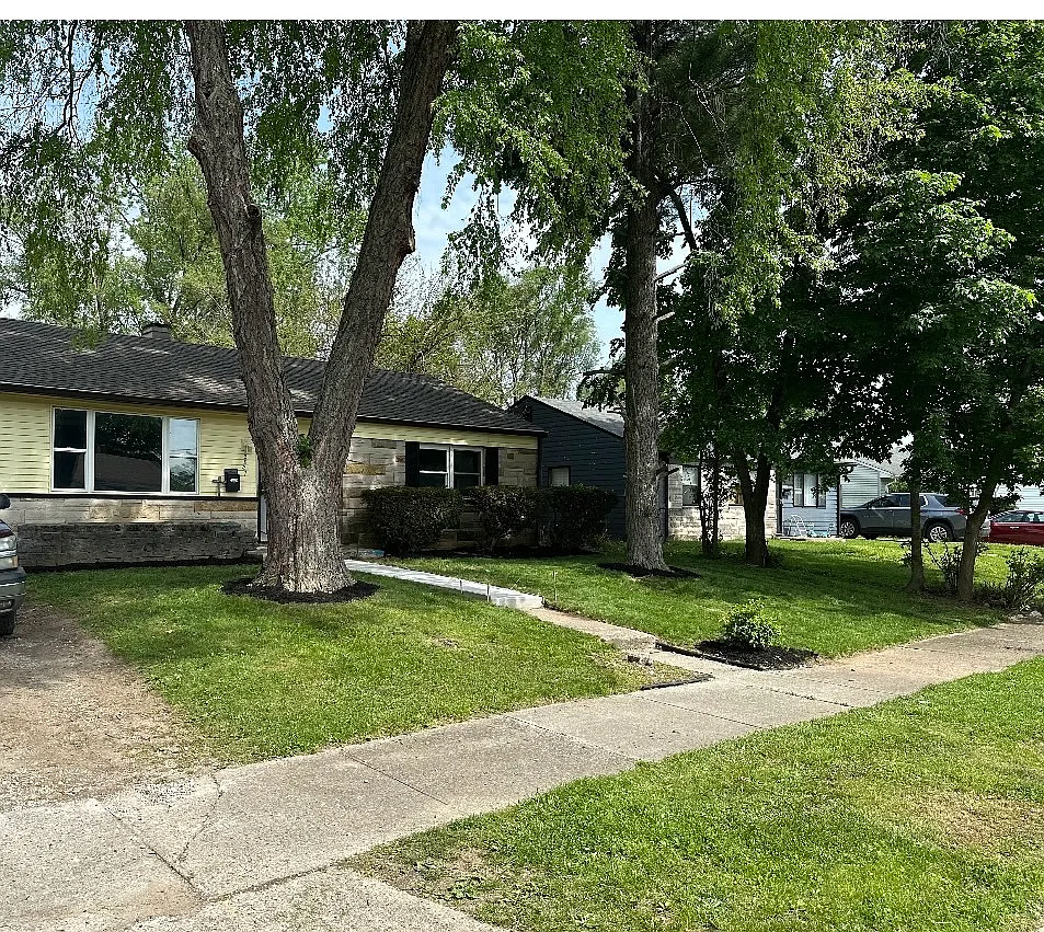 2827 Sangster Ave photo 1