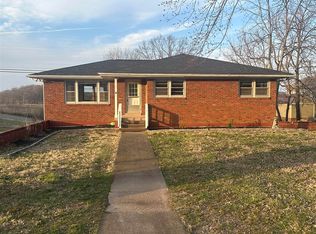 322 Parkway Dr, Scottsville, KY 42164