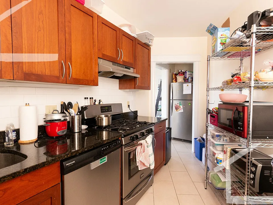 1322 Commonwealth Ave #5D