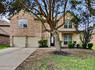 1935 Golden Creek Ln, Richmond, TX 77469