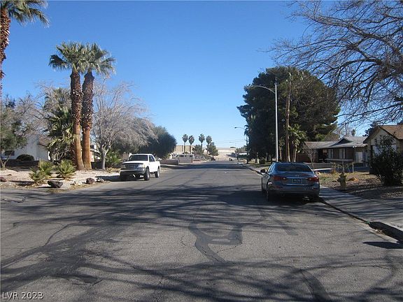 4th image of 3877 Jewel Ave #0