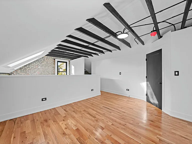 908 W 19th St #3 — Photo 18