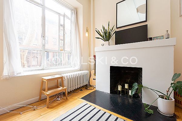 1st image of 55 Morton St APT 2B