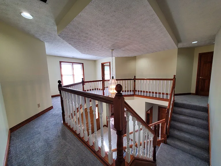 324 Redwood Blvd — Photo 39