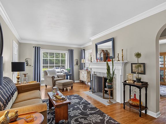 3rd image of 2832 36th St