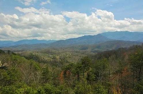 1st image of Mountain Dr