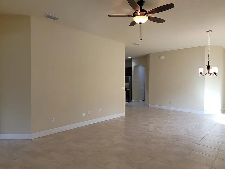 1028 Kilkenny Ln — Photo 6