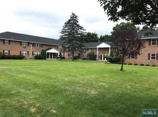 215 N Maple Ave #1215, Park Ridge, NJ 07656