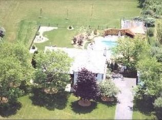1510 Greenbriar Dr, Libertyville, IL