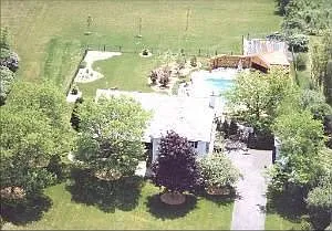 1510 Greenbriar Dr photo 1