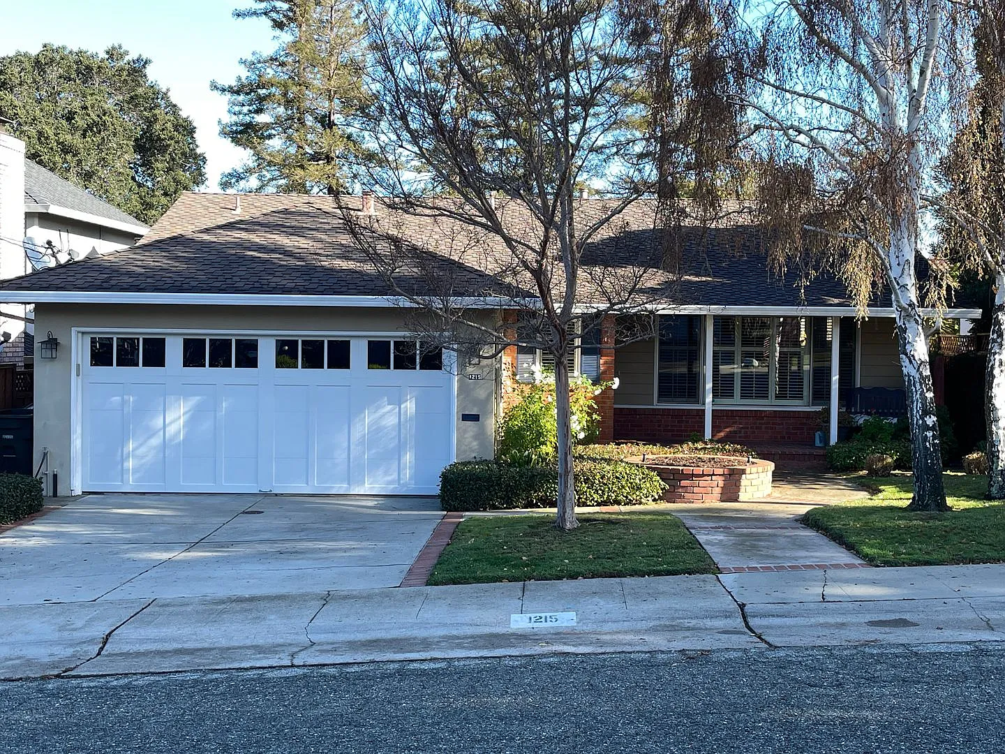 1215 Tilia St photo 1