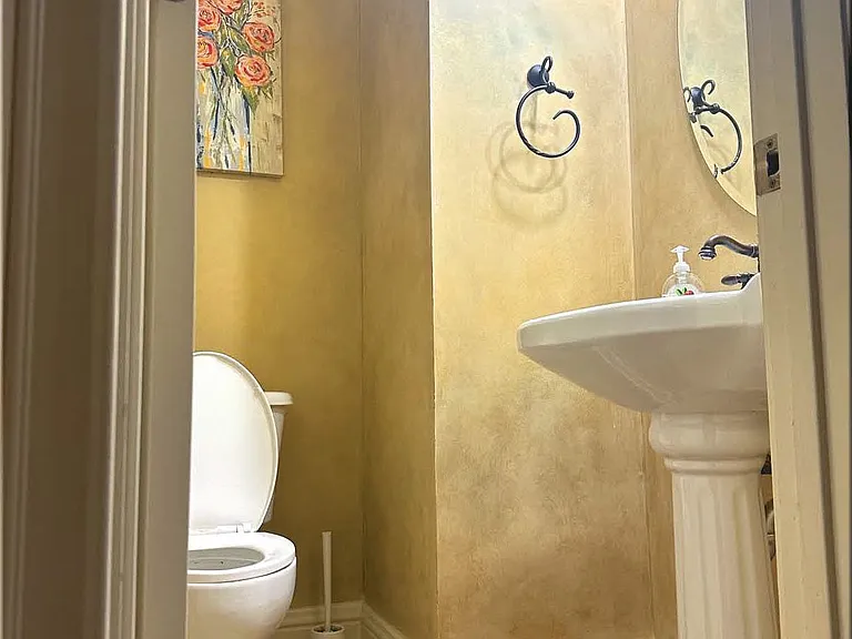 1/2 Bath PDR