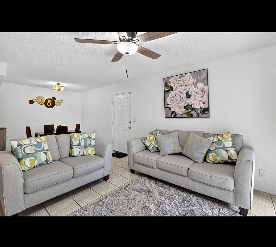 2 bed, 2.0 bath, 964 sqft, $1,700 — Photo 2