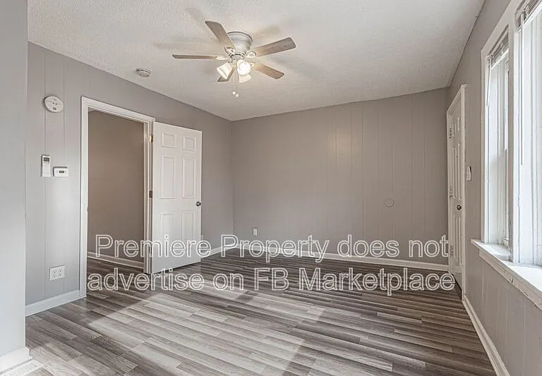 514 1/2 W Walnut St — Photo 5