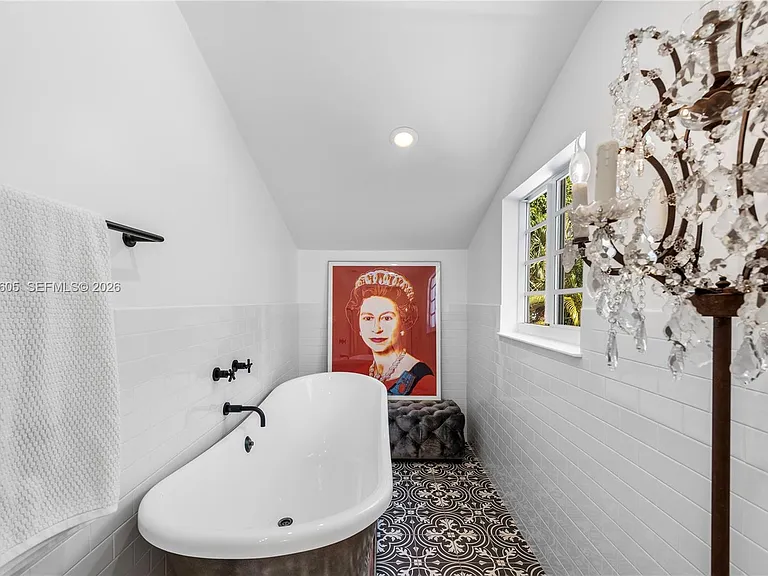 5236 Pine Tree Dr — Photo 39