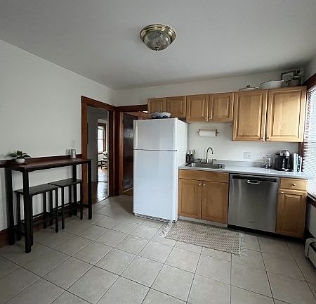 One side of Kitchen (with space to dine in)