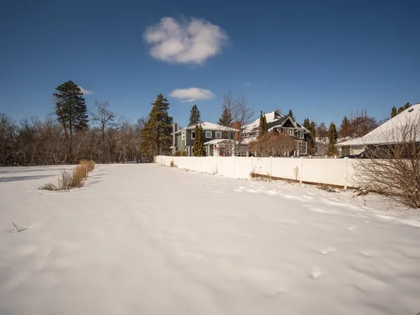 9209 96th St NW, Edmonton, AB T6C 3Y5