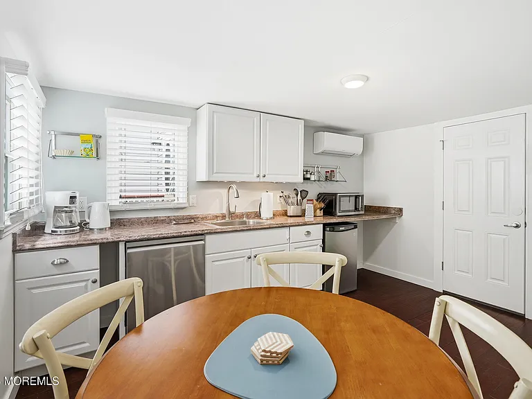 46 Broadway Ave #46 — Photo 12
