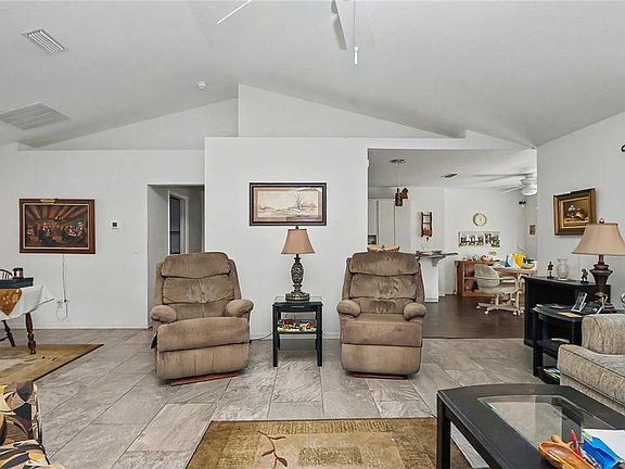 3rd image of 10908 SW 53rd Cir