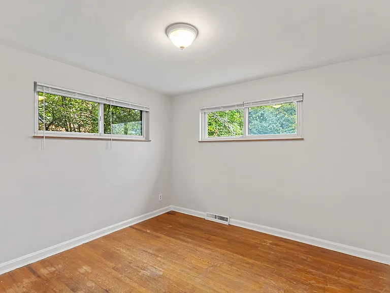 3069 Westwood Northern Blvd — Photo 10