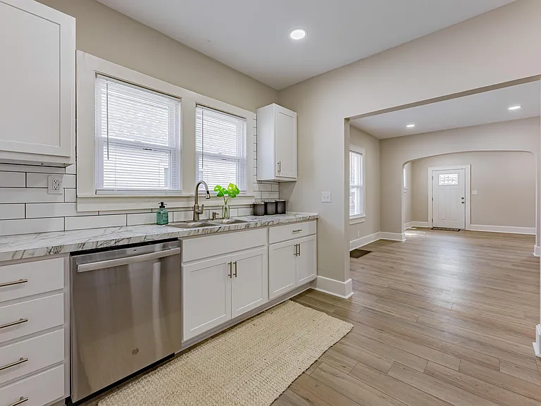 2727 Austin Ave — Photo 10