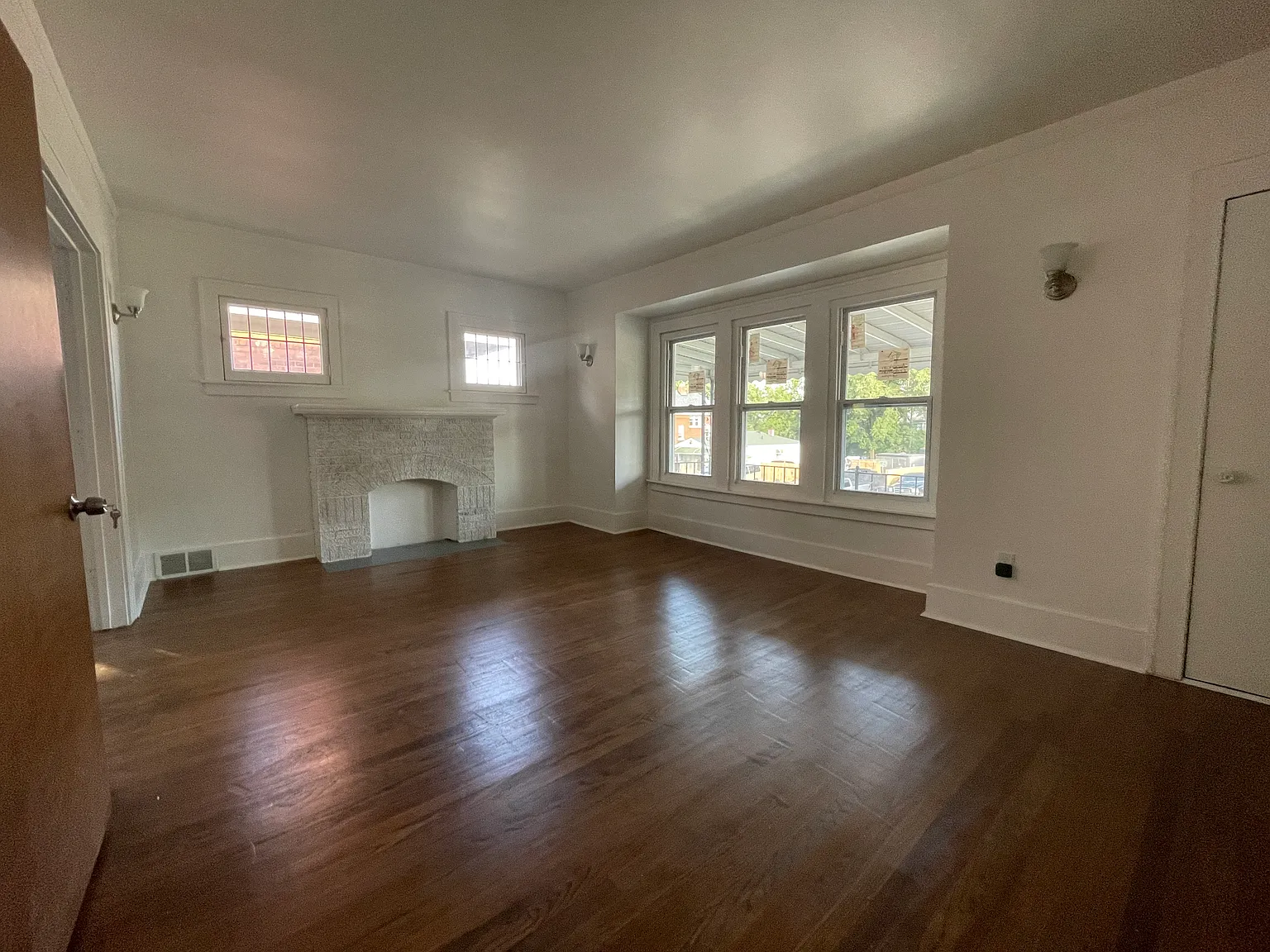 3 bed, 1183 sqft, $1,250 — Photo 2