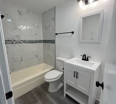 4th image of 405 Monroe St APT 18