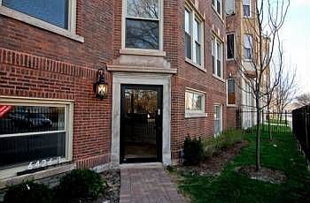 1st image of 6420 S Woodlawn Ave APT 2